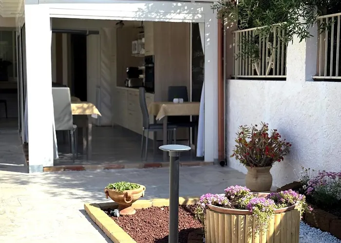 ベッド・アンド・ブレックファスト Bentus